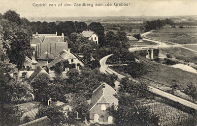 13276 Overzicht van de bebouwing (ged.) van Grebbe (gemeente Rhenen) uit het zuidwesten; met op de achtergrond de ...